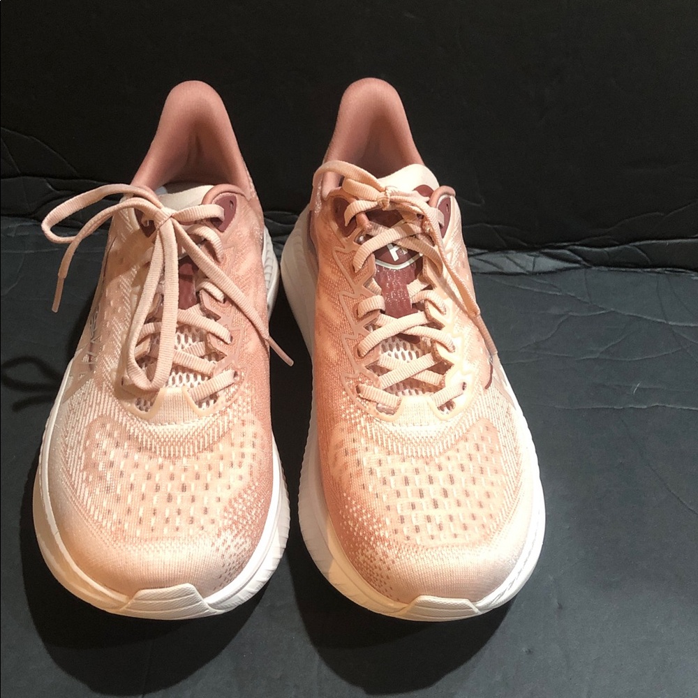 Hoka Mach 6 Rose Latte / Blush EVERYDAY RUNNING sneakers size 9B brand new - Picture 2 of 8